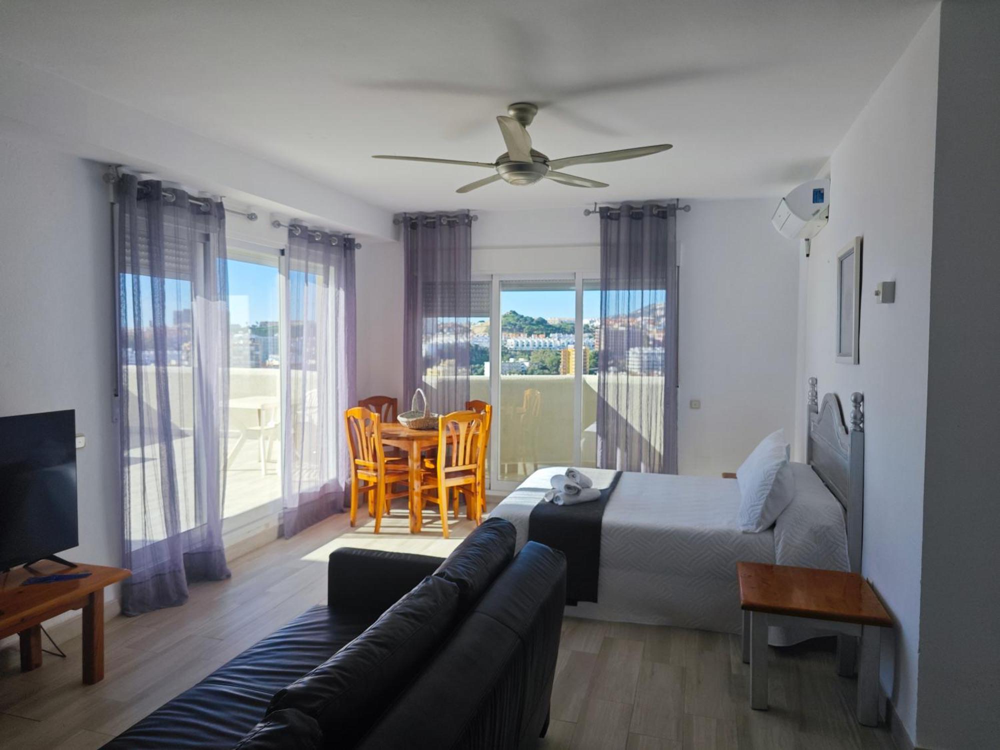 El Estudio De La Playa Benalbeach Vistas Al Mar Benalmádena Εξωτερικό φωτογραφία